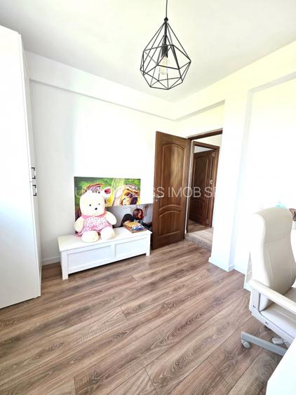 Vila/Casa de vanzare 4 camere/Bragadiru strada Topaz - 15