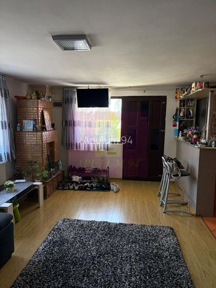 Casa de vanzare cu 4 camere in Comarnic - 6
