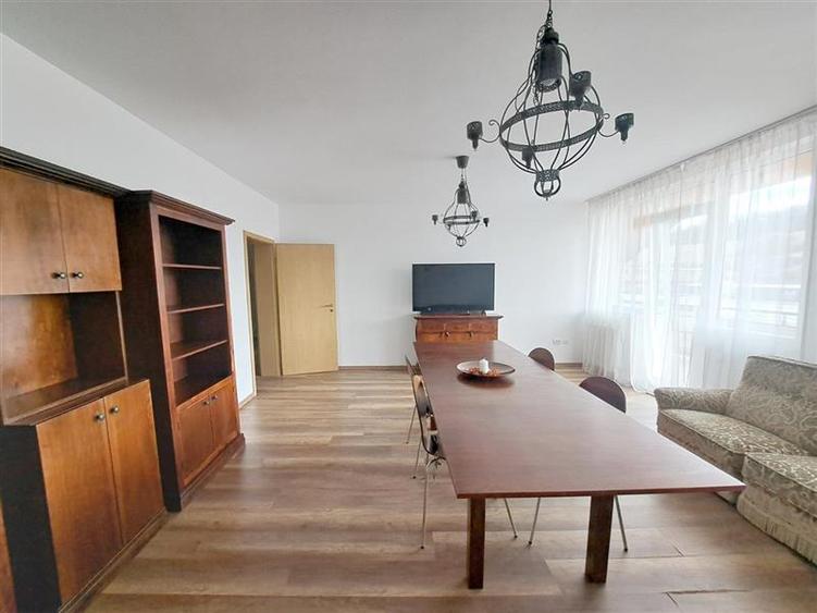 Cluj, Floresti apartament 4 camere, negociabil