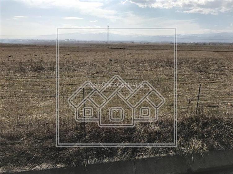 Teren zona exterior Nord - 10000 mp - cu un front stradal - 8