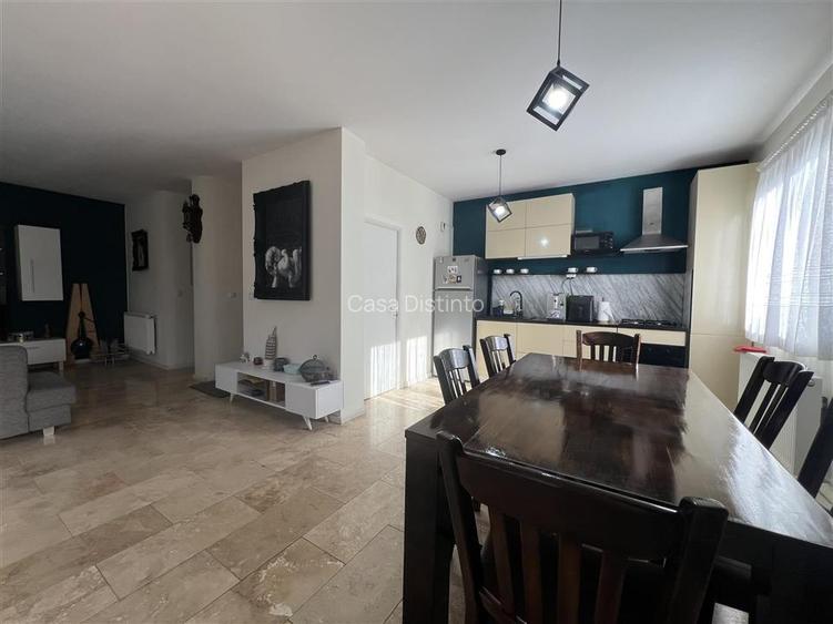 Casa si garaj cu 4 camere - 8