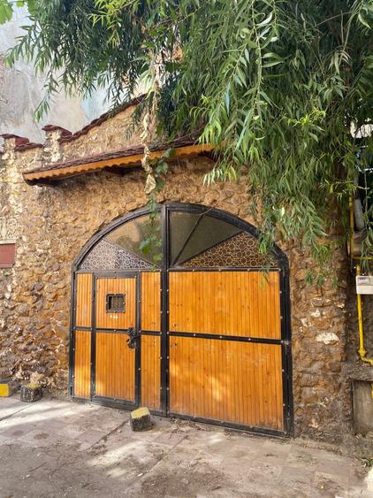 Propun spre vinzare vila in zona zero universitate 308 mp