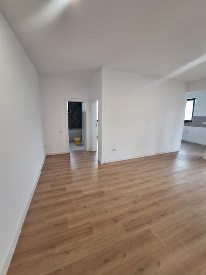 Tomis III , spatii IDEAL BIROURI, 2 camere, curte, constructie 2023