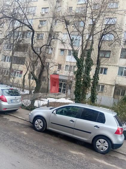 Vindem apartament 2 camere in Crangasi