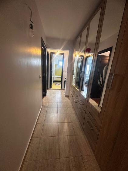 Apartament cu 3 camere, decomandat, etajul 3/4, zona Nicolina
