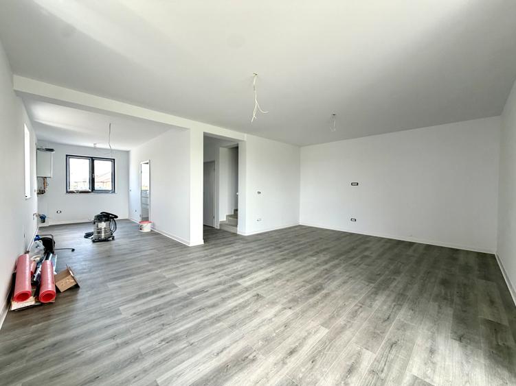 Duplex modern, 4 camere, 106 mp utili, 375 mp teren - Sacalaz