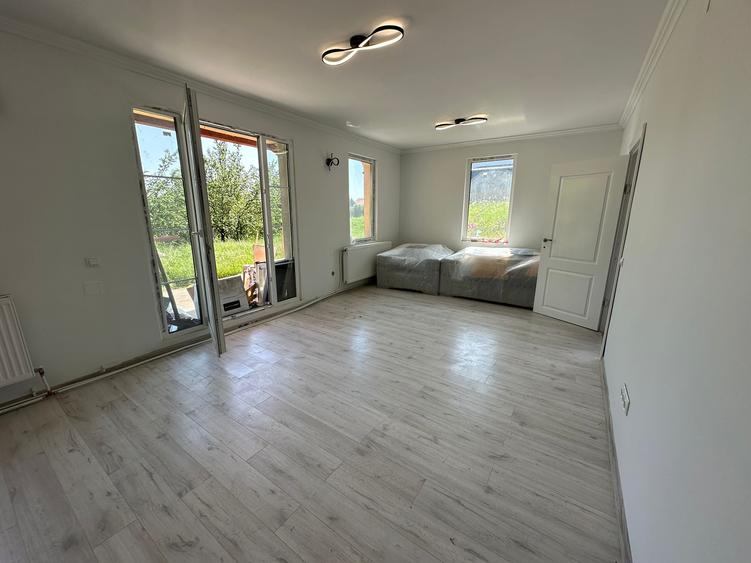 Casa recent renovata in Campenesti