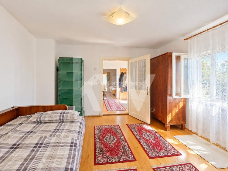 Casă renovată cu teren de 2.440 mp și două fronturi stradale – Crizbav, Brașov - 6