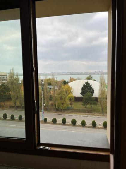 Apartament 3 camere 2 bai intrare Mamaia pe partea cu marea Mobilat utilat Lux