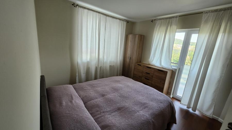 Proprietar: Casă cărămidă 2013, 4 camere, 124 mp, curte 379 mp, Unirii