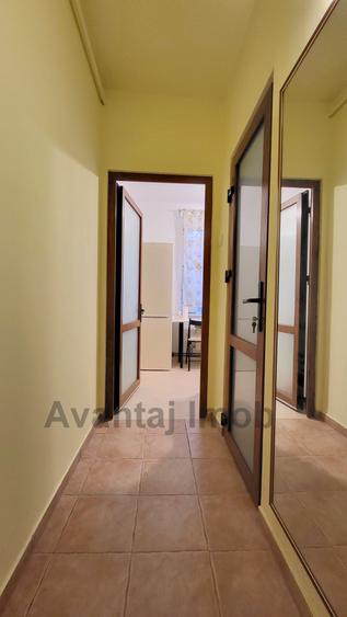 Floreasca, Bach, centrala de apartament, bloc anvelopat, decomandat