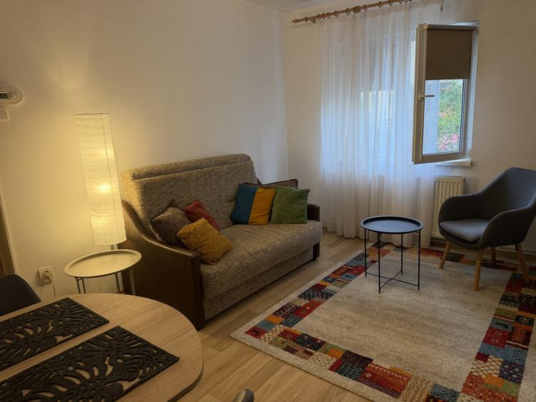 Ap 2 cam renovat parter aleea rosiorilor ,luptei