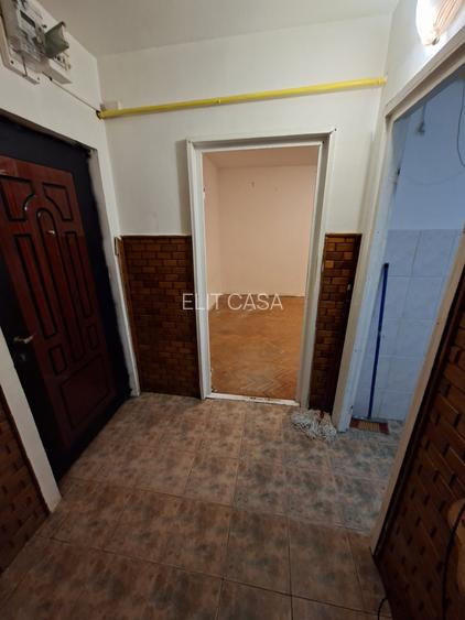 Apartament 2 camere decomandat, etajul 1/10, zona Podu Ros - 3