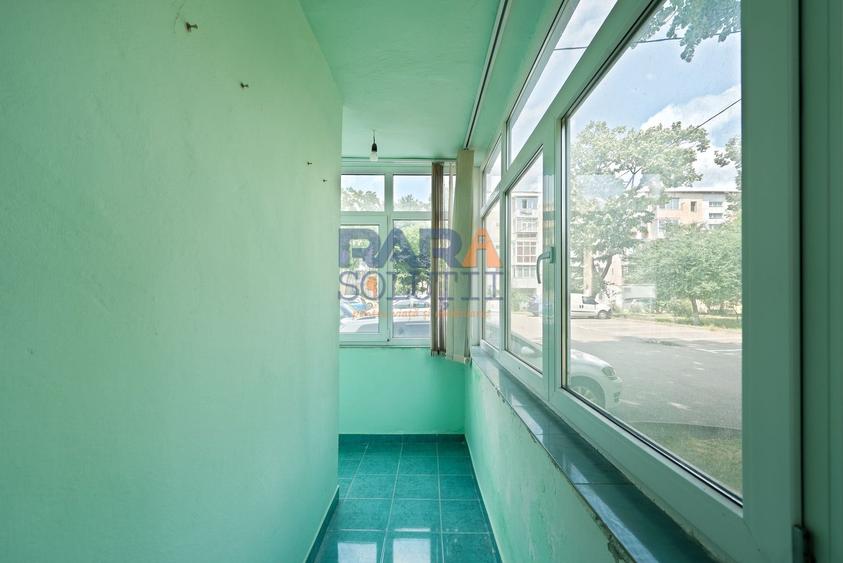 Apartament cu 3 camere, două băi, 77 mp