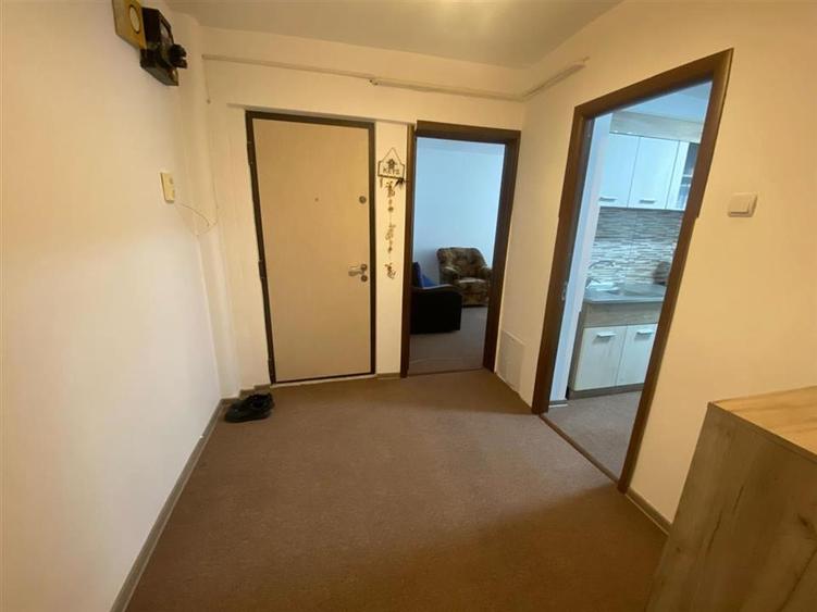 Apartament 3 camere - decomandat - Nicolina