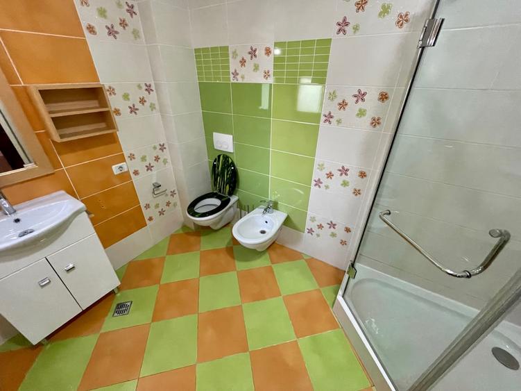Vila cu Piscina in complex privat -Iancu Nicolae