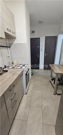 APARTAMENT 2 CAMERE 43 MP PLUS BALCON DE 10 MP ZONA MERCUR