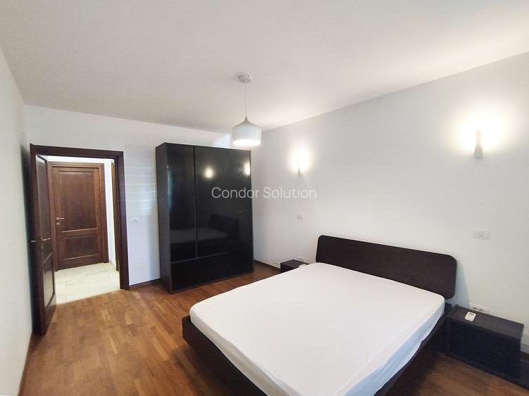 3 camere decomandat, bloc nou, curte proprie 30 mp, boxa 25 mp, zona Tineretului