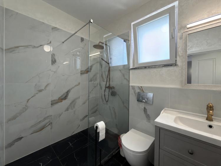Cumpăna -Vilă nouă P+1 cu 4 camere-Complet mobilată și utilată-Design modern