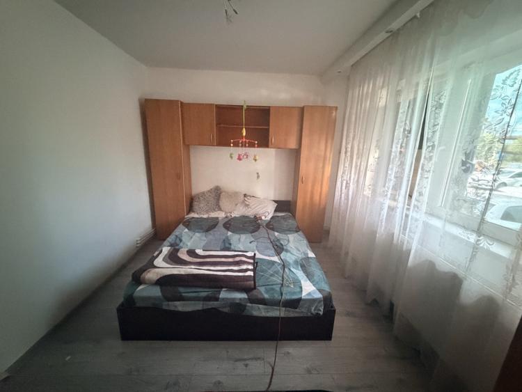 Apartament 2 camere semidecomandat la parter, 55 mp, CRAIOVITA