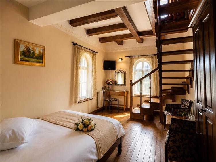 Hotel boutique:restaurant,spa,domeniu de 4.300 mp,5 minute de Castelul Bran,opor