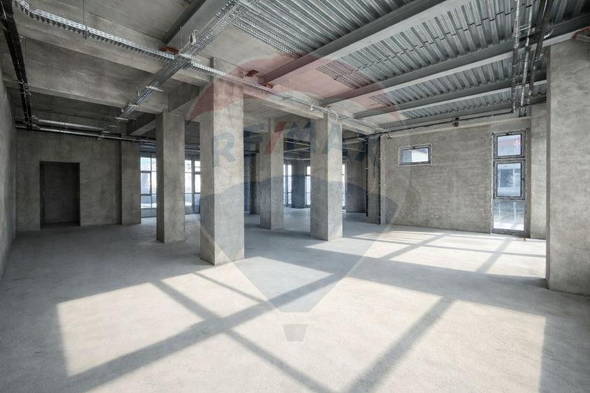Spațiu comercial de închiriat în zona Boema Constanta 950mp