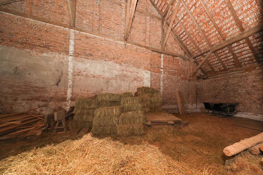 Casă Săsească Autentică cu Șură Impresionantă în Cristian – Teren 2729mp