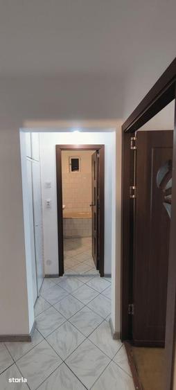 Particular 3 decomandate Ciuperca Helin et. 2/4 bilateral, centrala proprie