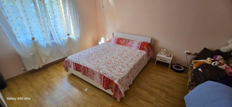 Casa cu etaj si 3552mp teren la Zaicesti