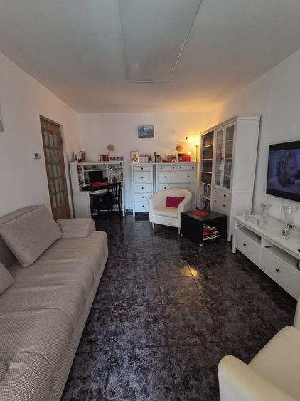VICTORIA 2 CAMERE, LIBER,MOBILAT 53 MP PRET 125000 EURO