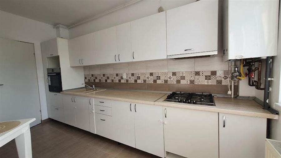Inchiriere in Tudor bloc nou apartament 2 camere cu parcare.