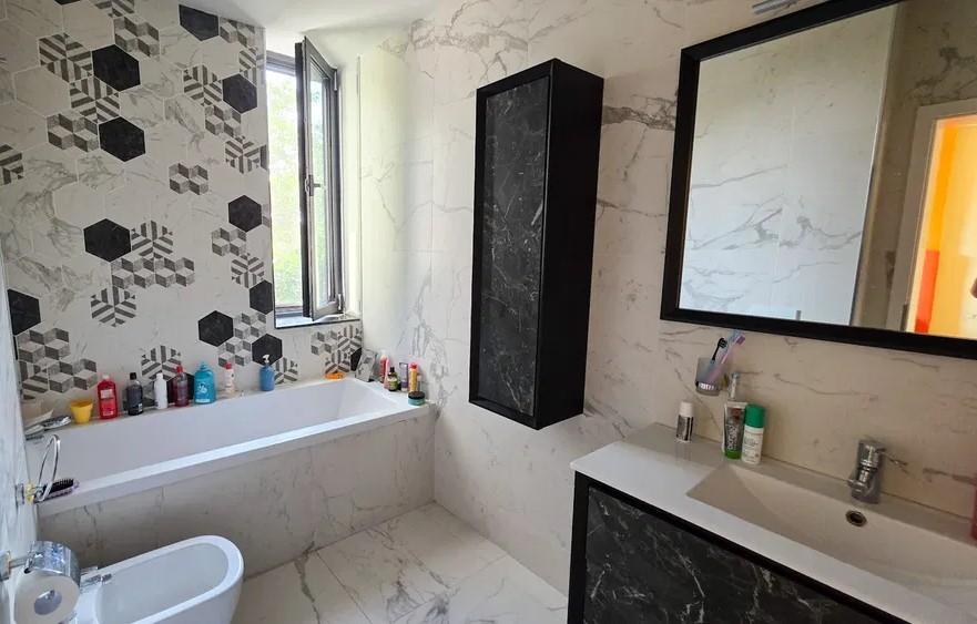 Vilă de închiriat cu 5 camere, zona Viile Noi