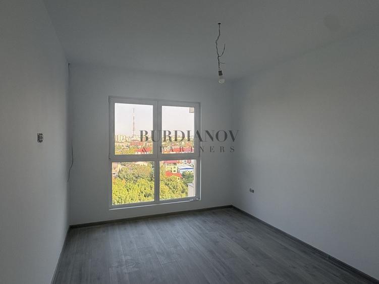 Apartament cu 3 camere - două băi - Etalon Lacul Morii - Vedere Lac