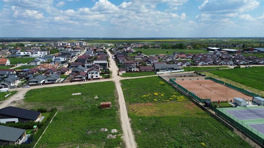Teren intravilan de vanzare in Livada 1.039mp langa terenul de Tenis
