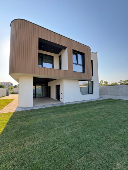 Vile exclusiviste | 5 camere | Lacul Lebada | Pantelimon Cernica