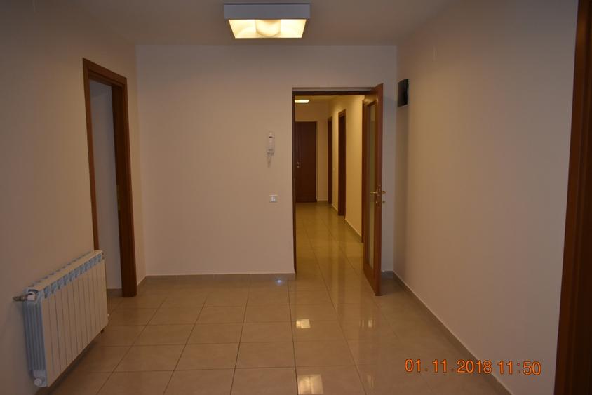 Apartament 5 camere pretabil birouri/locuit