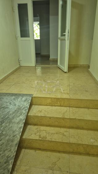 3 camere Tei decomandat, parter, an 1990, 72 mp