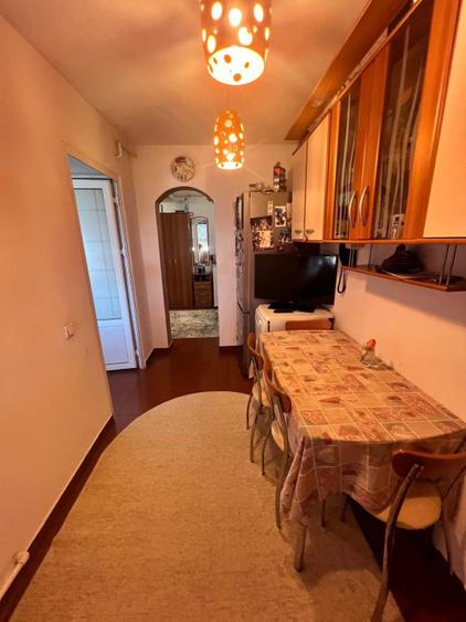 Apartament 4 camere decomandat cu scara interioara, Zona Sarari