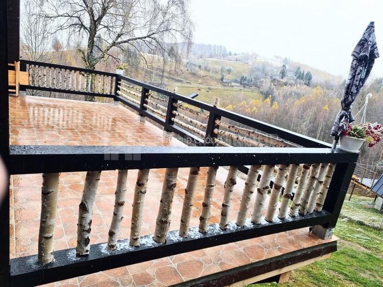 INVESTITIE Vila moderna + vila la rosu, teren 1480 padure