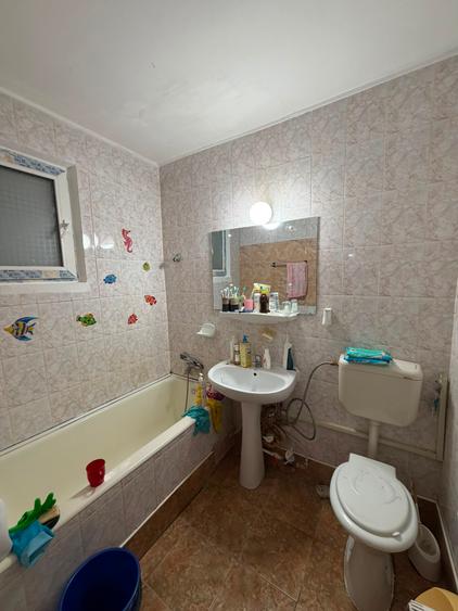 Apartament 3 camere-la 10 min. de metrou Piața Sudului