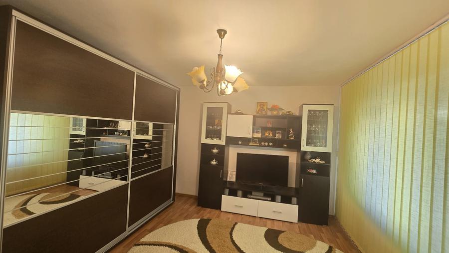 Apartament 3 camere decomandat, etaj 1, hol H, 8 minute metrou Timpuri Noi