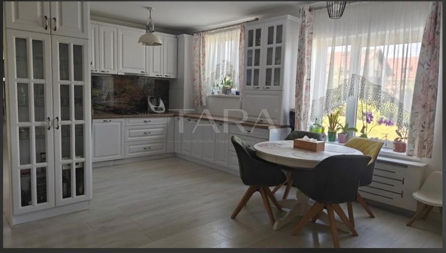 Apartament spațios, 3 camere, parcare, curte, Europa.