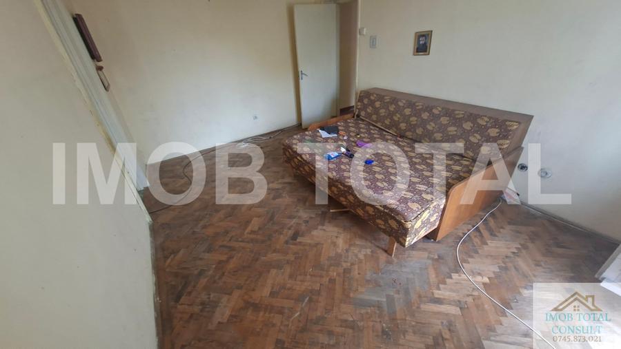 Apartament 3 camere Craiovei etaj 3/4