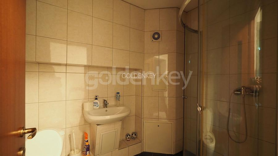 Vila cu 9 camere, 5 bai | D+P+1+M | 416mp teren - 28