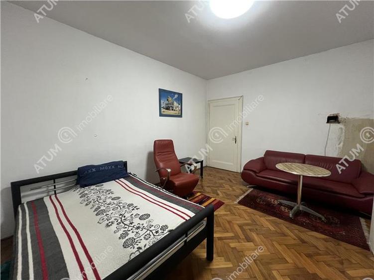 Casa individuala cu 4 camere si teren 900 mp zona Calea Poplacii