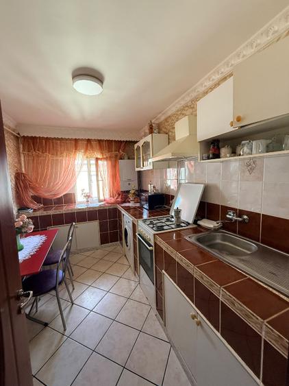 Ap. 4 camere decomandat, utilat și mobilat, direct proprietar.