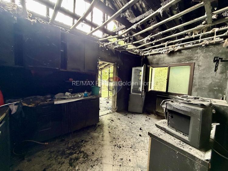 Casă / Vilă Golesti de refacut - 4