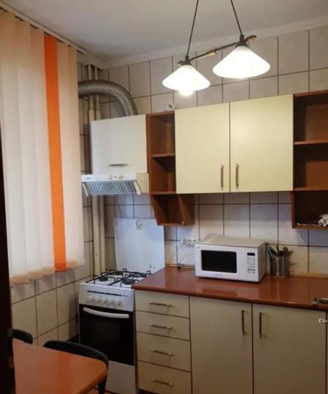 Vânzare Apartament 2 camere în Pajura, SEMIDECOMANDAT, BALCON