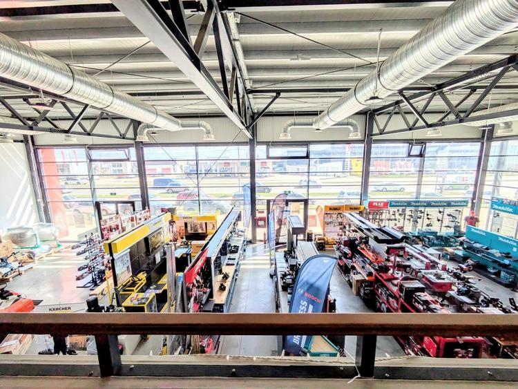 De vânzare – clădire mixta - spații comerciale/birouri | 2.888 mp | teren 4.323