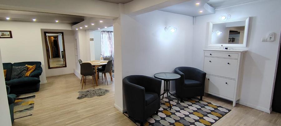Apartament 4 camere la str.Primaverii